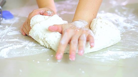 Bánh bột lọc làm từ bột gì