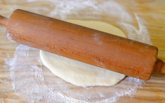 Cách làm bánh pizza tại nhà bằng chảo chống dính đơn giản