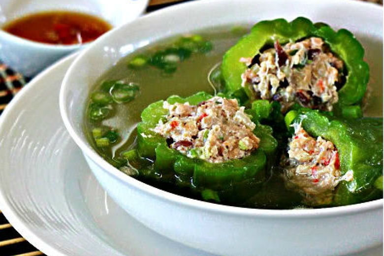 Canh khổ qua hầm thịt