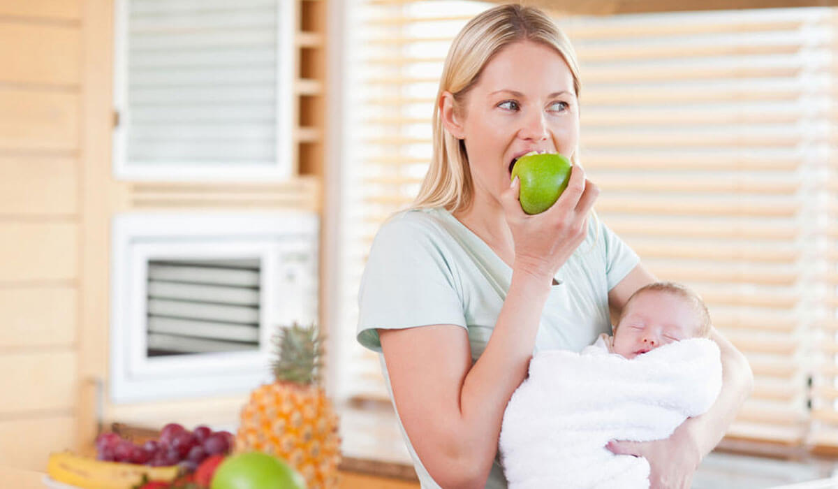 Sau khi sinh bao lâu thì được ăn trái cây?